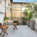 Stone Walls Deluxe Apartamento *