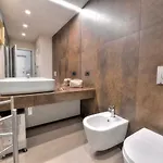 Stone Walls Deluxe Apartamento *