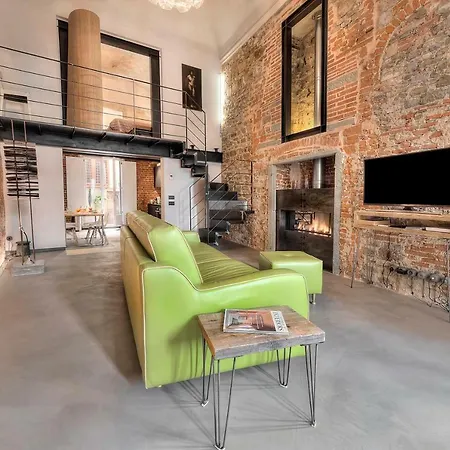 Stone Walls Deluxe